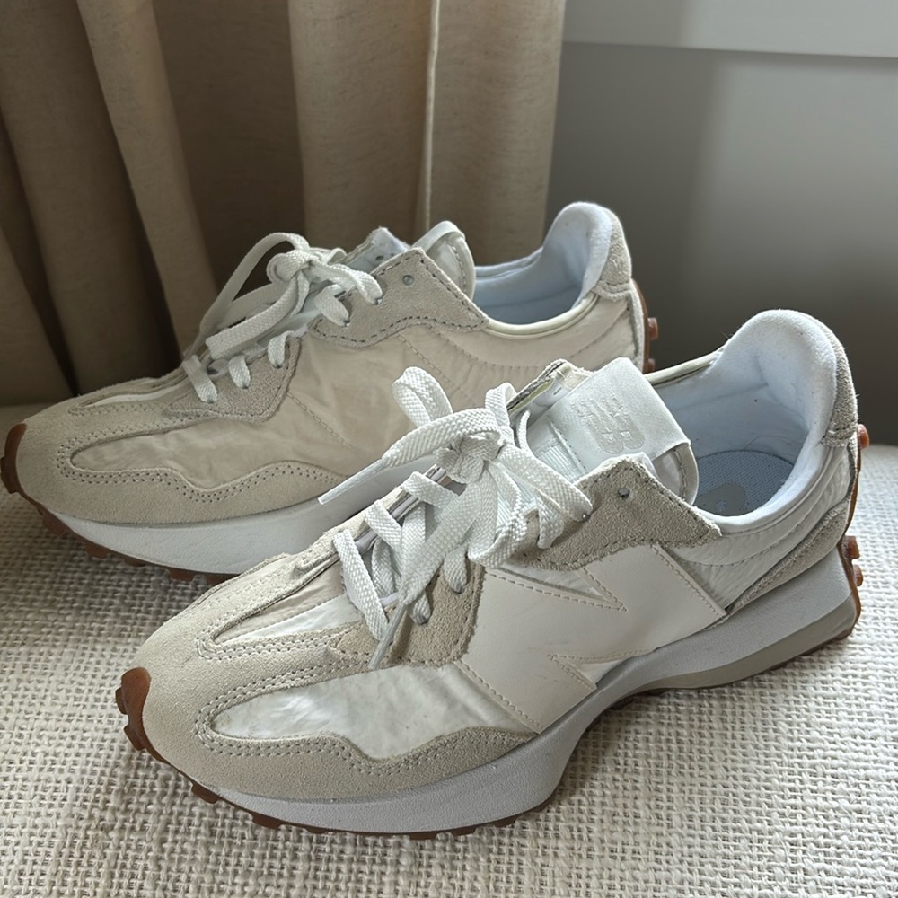 New balance 327 off white / tan combo size 5.5